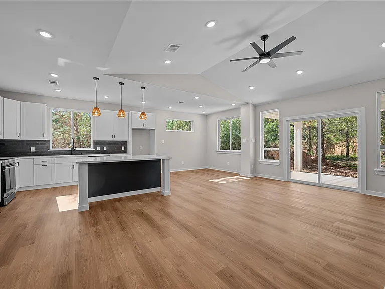 28407 Champion Oaks Dr — Photo 11