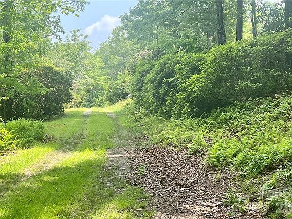 3rd image of 10 Joshua Rd