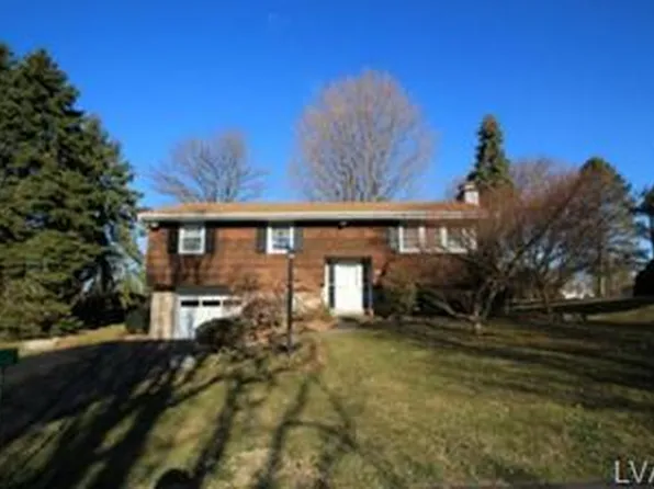5979 Clubhouse Ln, Allentown, PA 18106