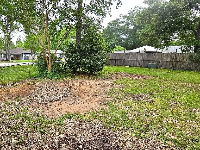 3303 Roaming Woods Ln — Photo 18