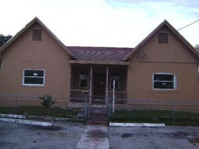 2754 NW 17th St, Miami, FL, 33125