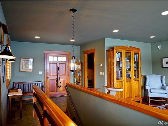 3rd image of 3378 Point White Dr NE