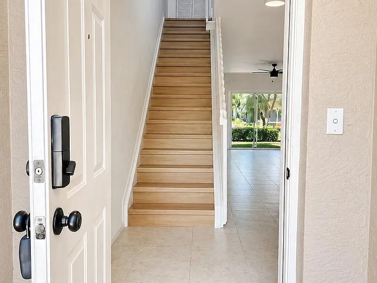 6974 Oak Bridge Ln — Photo 2