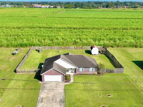 221 Foxglove Dr, Patterson, LA 70392