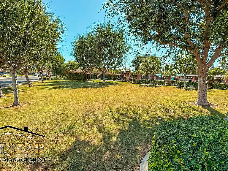 1520 Silk Tree Ct — Photo 11