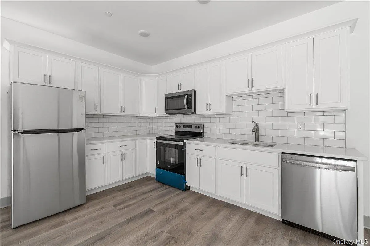 1 bed, 1.0 bath, 900 sqft, $2,675 — Photo 2