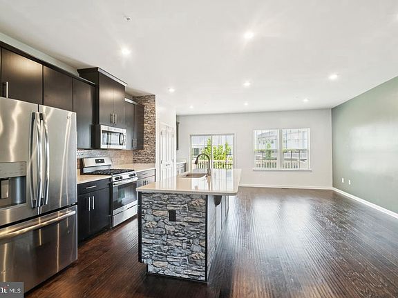 5th image of 2932 Hebron Ln