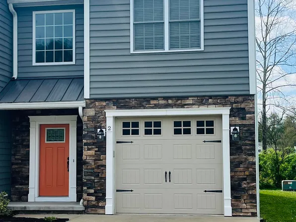 2 Fairway Dr, Mount Clare, WV 26408
