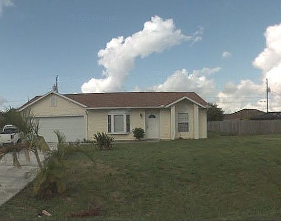 2nd image of 1922 SW Saga St