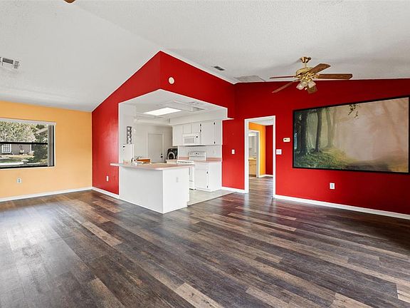 5th image of 13419 Tyringham St
