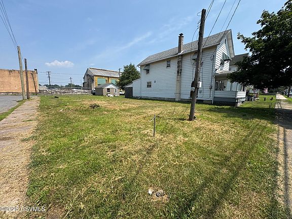 2nd image of 378 Lasalle St