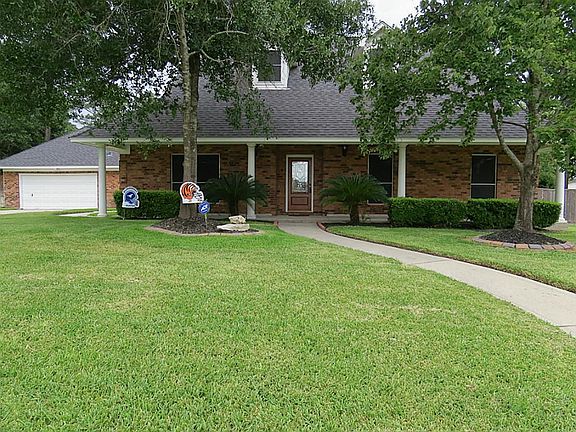 Immaculate 1-story home with Pool/Spa!