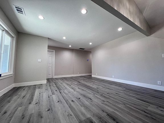 3rd image of 77 Shenado Pl