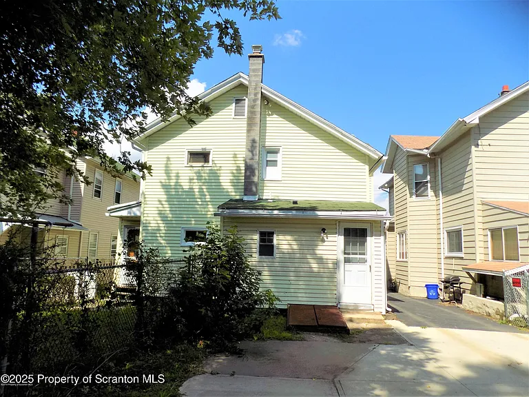 618 Deacon St — Photo 12