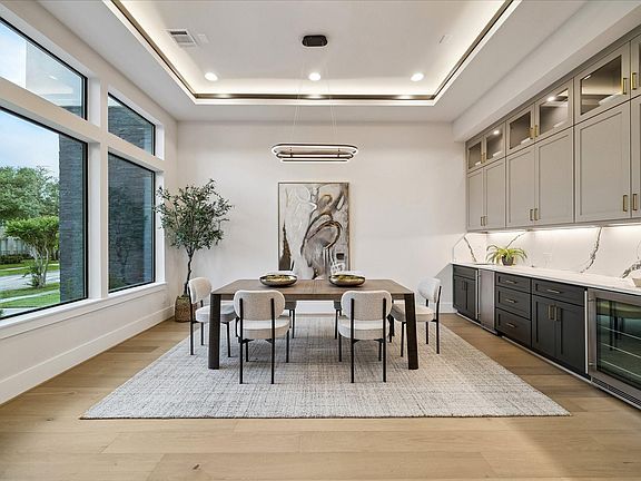 5th image of 4714 Tamarisk St