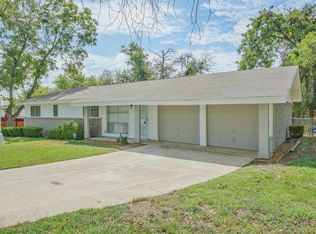 1841 Lucas Dr, Fort Worth, TX 76112