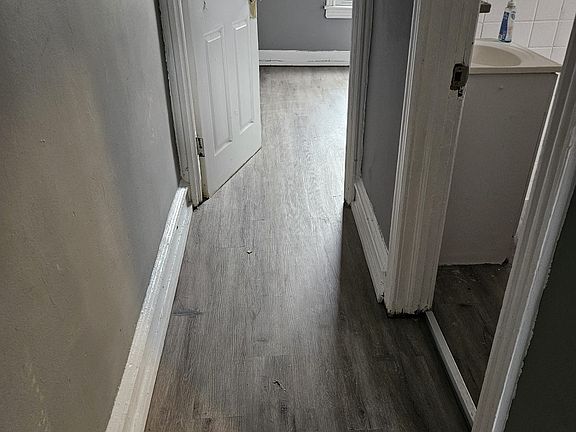 5th image of 405 W Wellens Ave