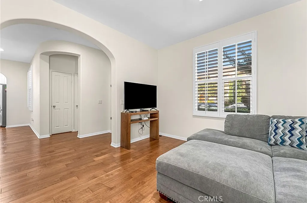 2 bed, 2.5 bath, 1021 sqft, $3,800 — Photo 4