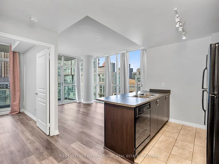 223 Webb Dr #911 — Photo 5