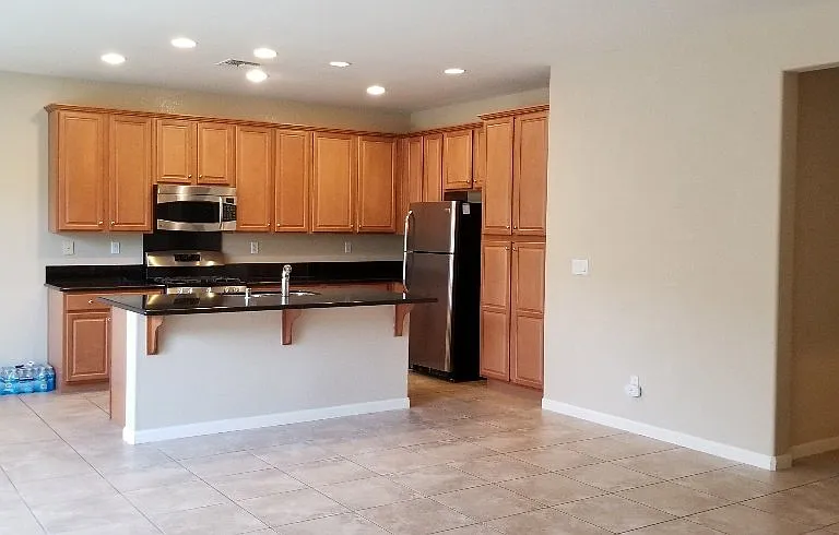 12015 Country Garden Dr — Photo 8