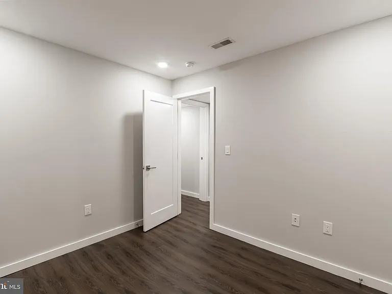 749 N 20th St #1 — Photo 13