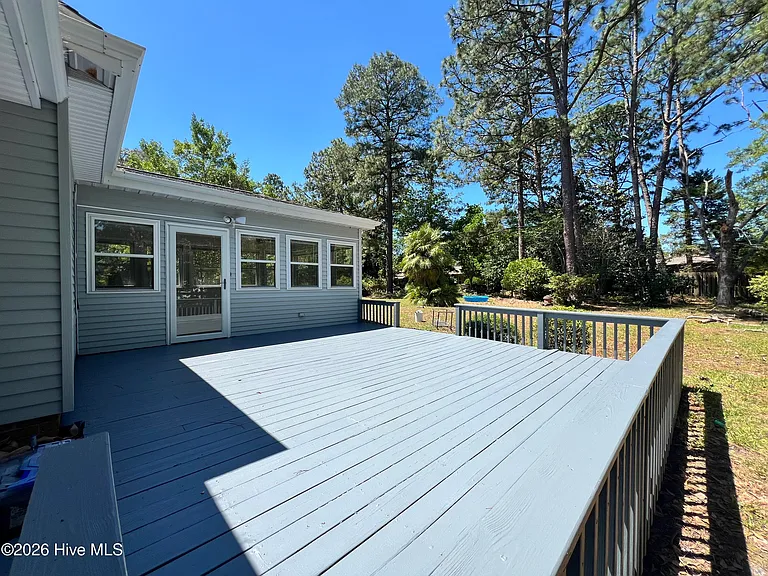 1093 Harbor Dr SW — Photo 18