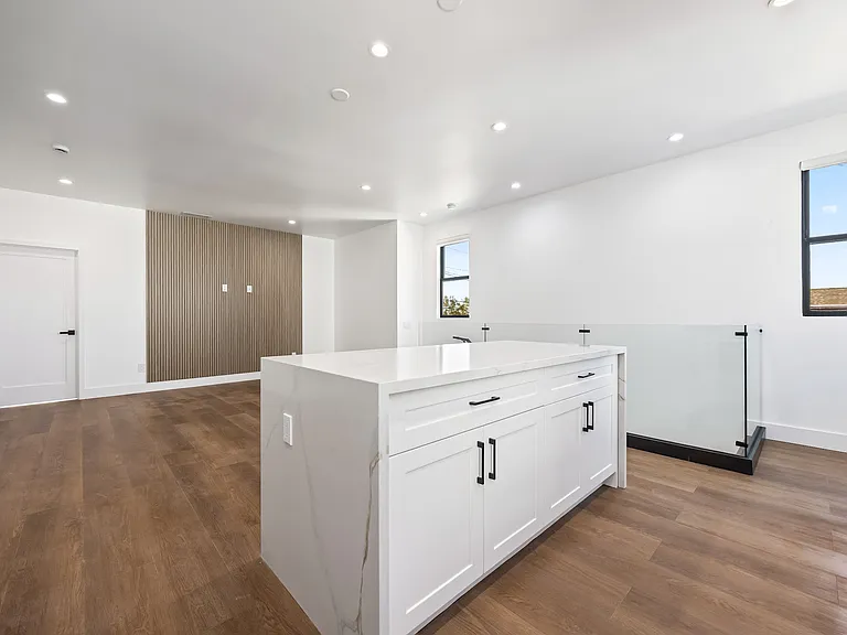 212 W 64th St #D — Photo 27