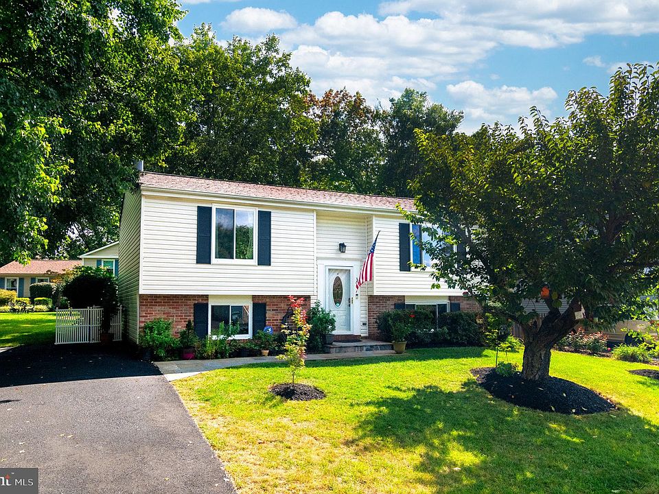 1st image of 3007 Summershade Ct