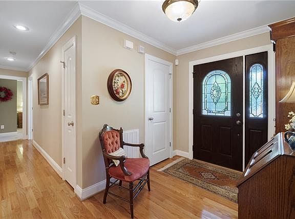 3rd image of 1228 Waterford Dr