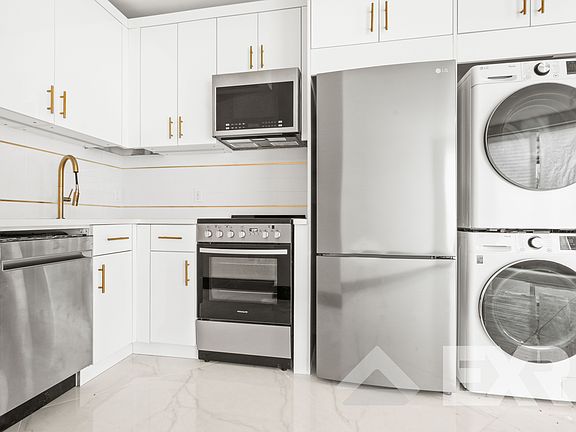2nd image of 1336 Dekalb Ave #2R