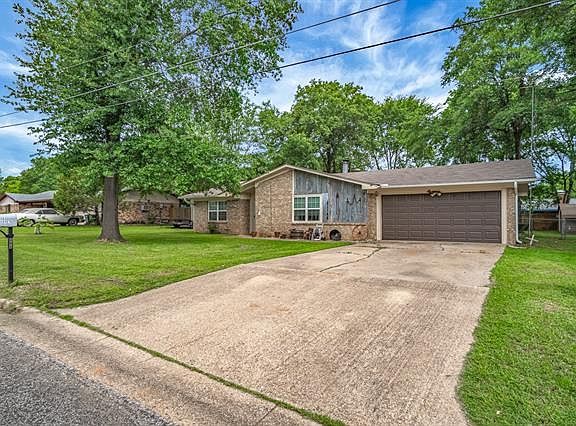 2nd image of 808 Avenue A