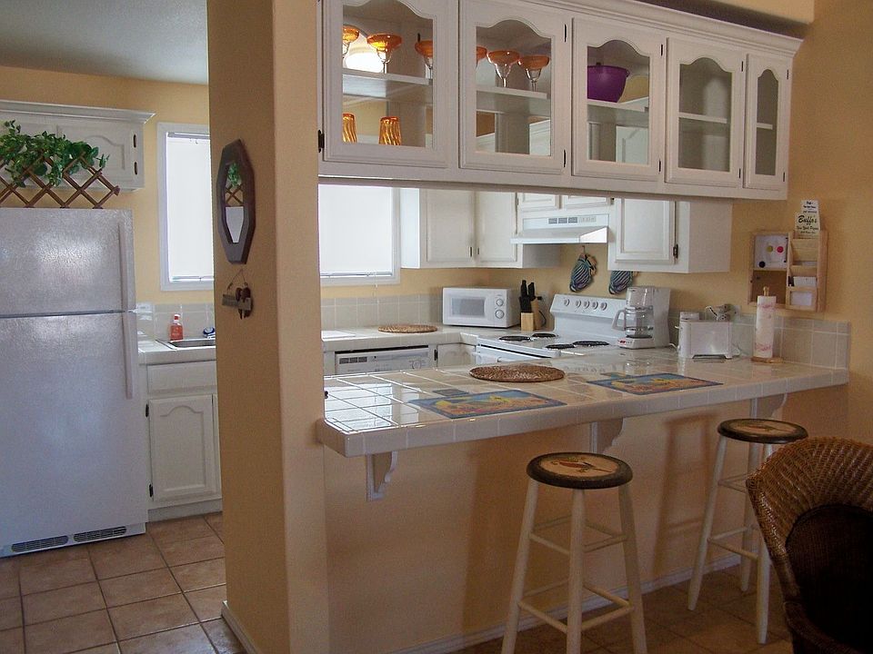 great, bright kitchen