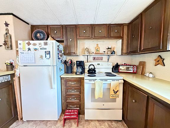 5th image of 20 Windsor Dr