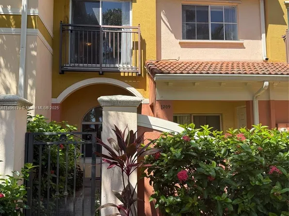 1209 Santa Catalina Ln, Pompano Beach, FL 33068