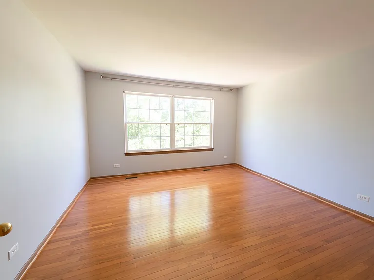 754 Savannah Ln — Photo 16