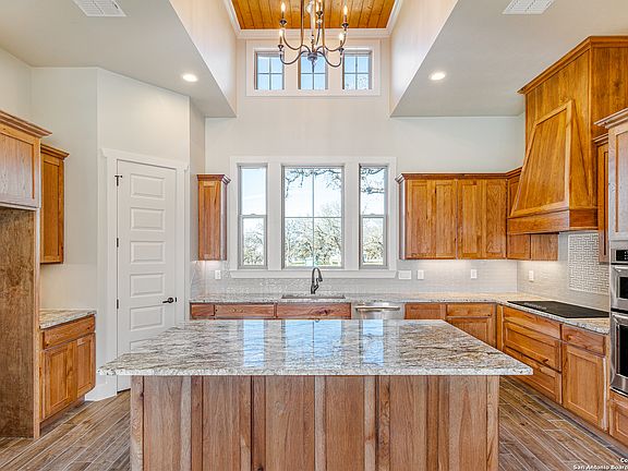 2nd image of 116 Hondo Vista