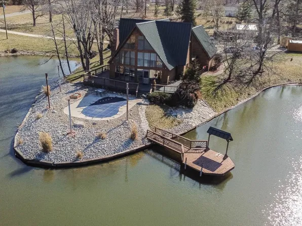 11862 E Wills Rd, Mount Vernon, IL 62864