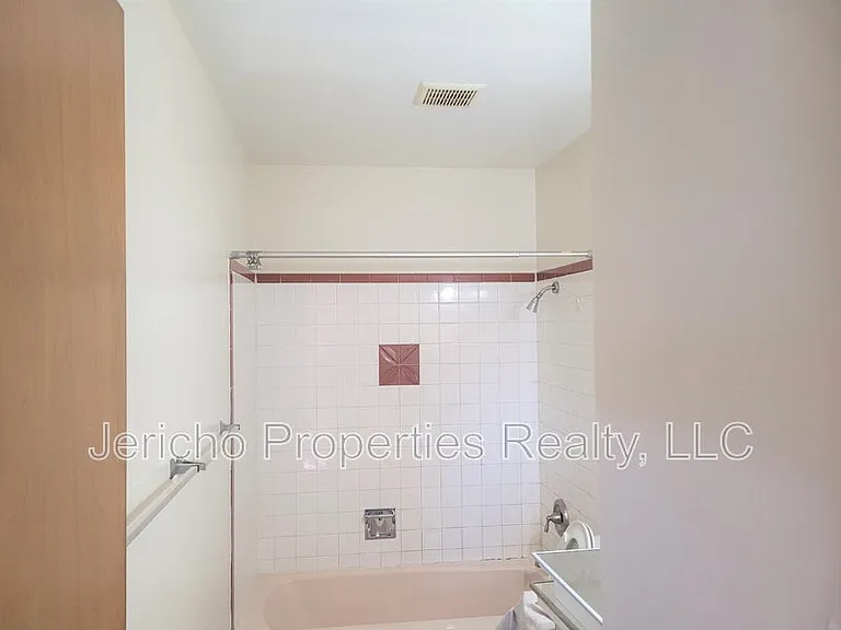 7300 W 20th Ave — Photo 5