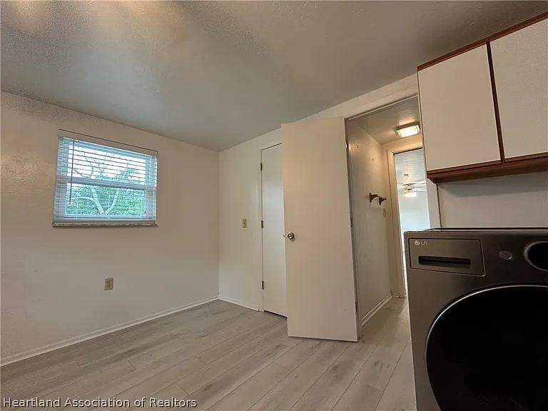 1150 Rialto Ave — Photo 15