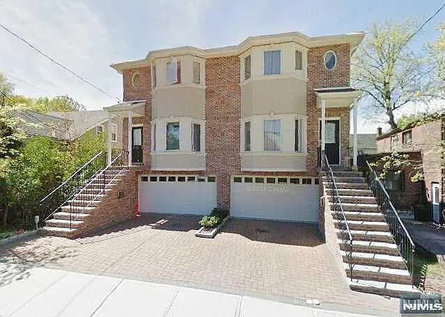 376 Aurora Ave #B