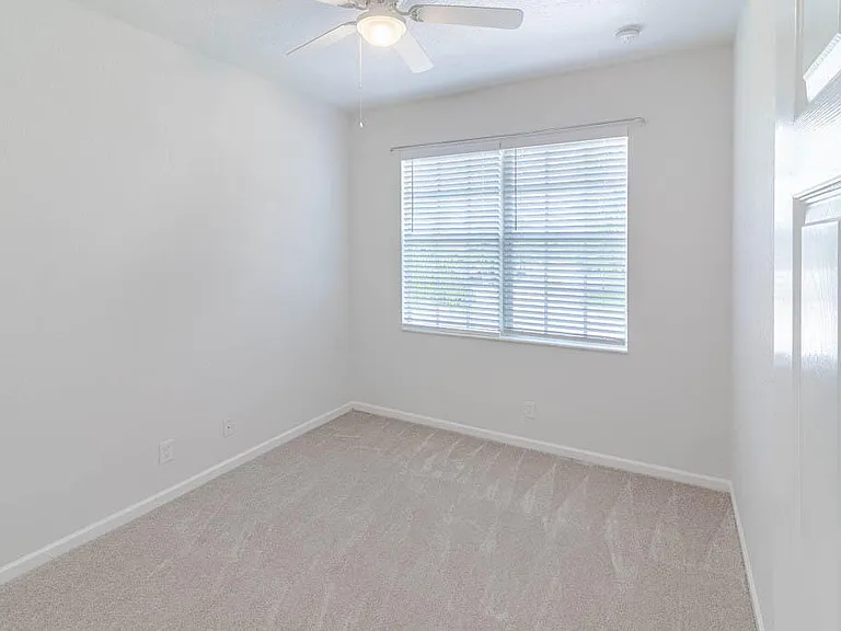 356 SE Bloxham Way — Photo 40