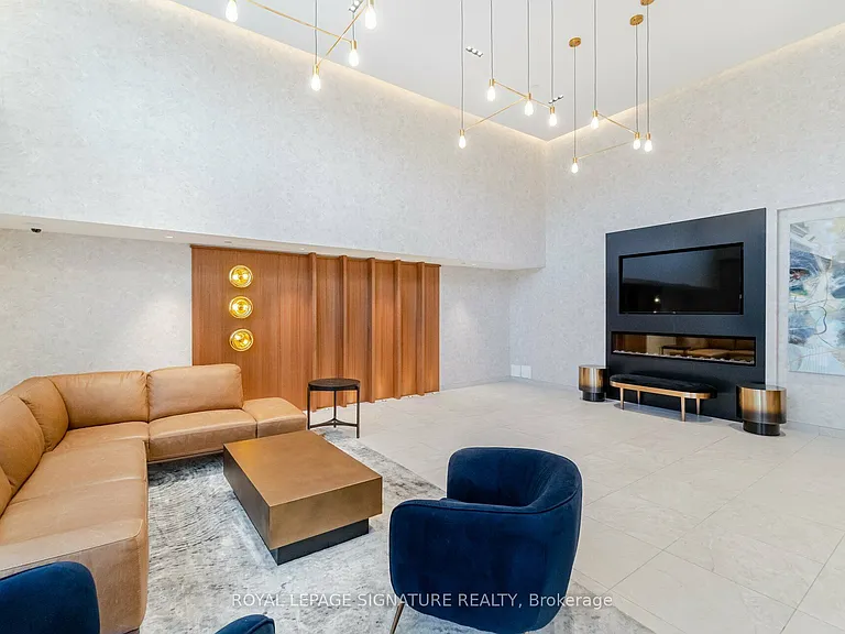 2300 Saint Clair Ave W #815 — Photo 30
