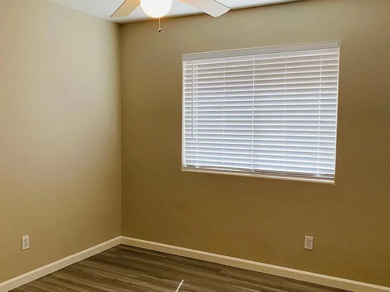 8618 W Paradise Dr — Photo 18