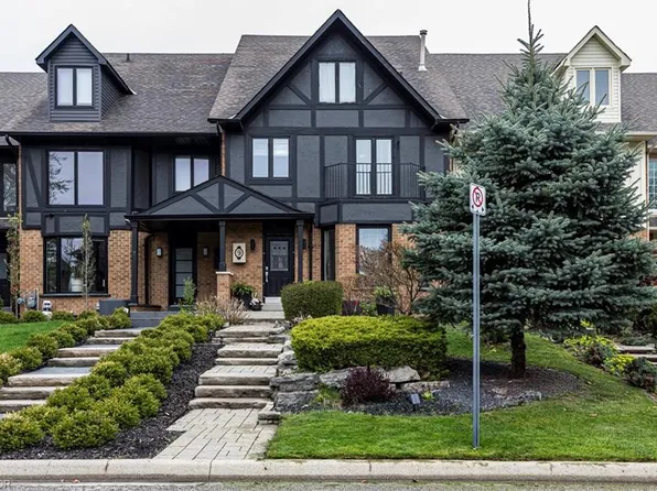 9 Harbour Dr, Hamilton, ON L8E 4Z4