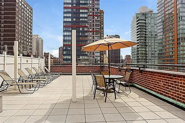 Rented by Douglas Elliman | media 15