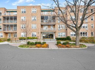 5 Putnam Hl #3G, Greenwich, CT 06830