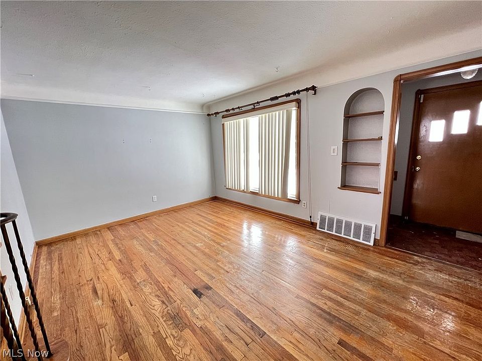 4357 Ingleside Rd, Warrensville Heights, OH 44128 Zillow