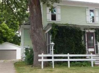 306 W New York Ave, Oshkosh, WI 54901