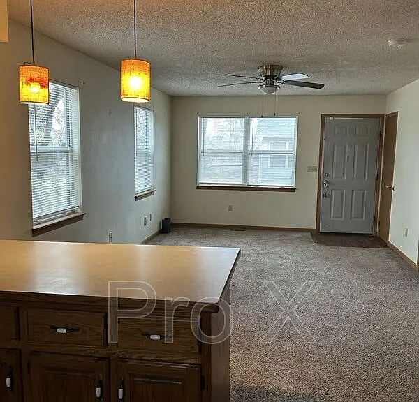 810 E Jackson St #C — Photo 2