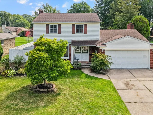 11076 La Chene Dr, Warren, MI 48093